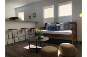 Impressive Cozy Historic 2BR Apt Near Downtown